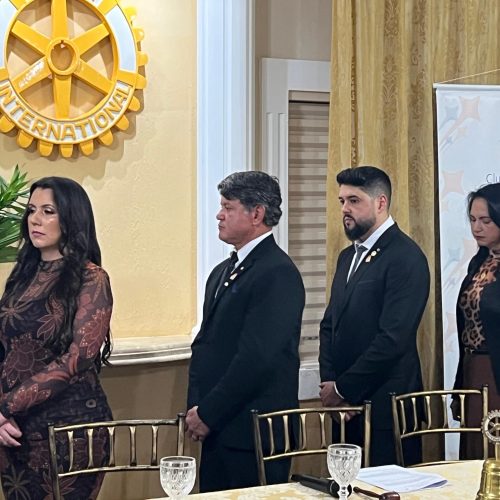 Rotary Clube de Carmo do Paranaíba empossa nova diretoria para o ano rotário 2025/2026
