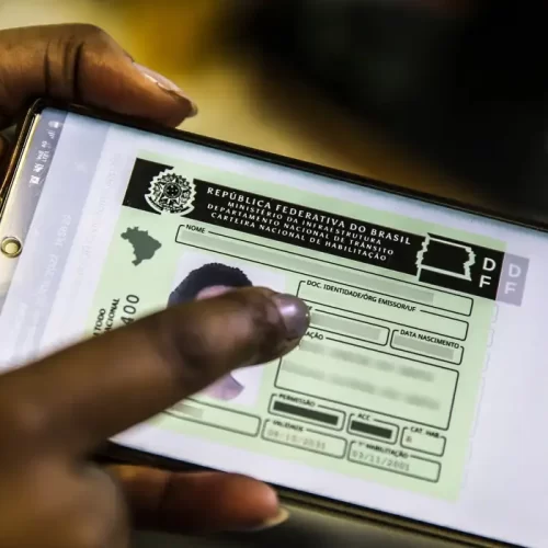 Contran aprova resolução que retira exigência de autoescola para CNH