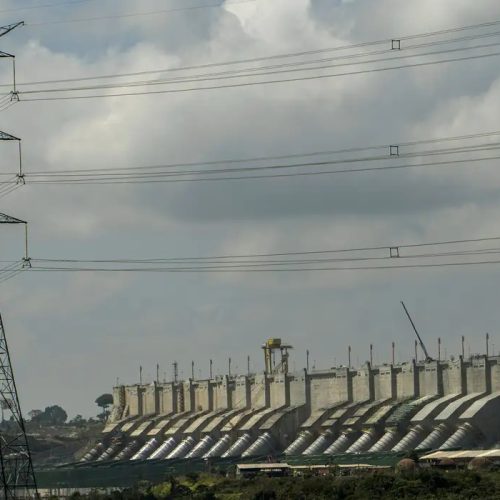 Conta de luz terá bandeira amarela em maio, decide Aneel