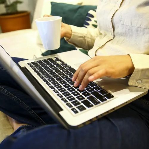 Golpes no Dia das Mães: veja como se proteger nas compras online